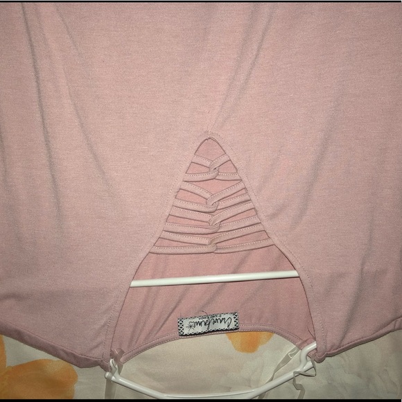 Pink cris cross tee shirt - Picture 1 of 3